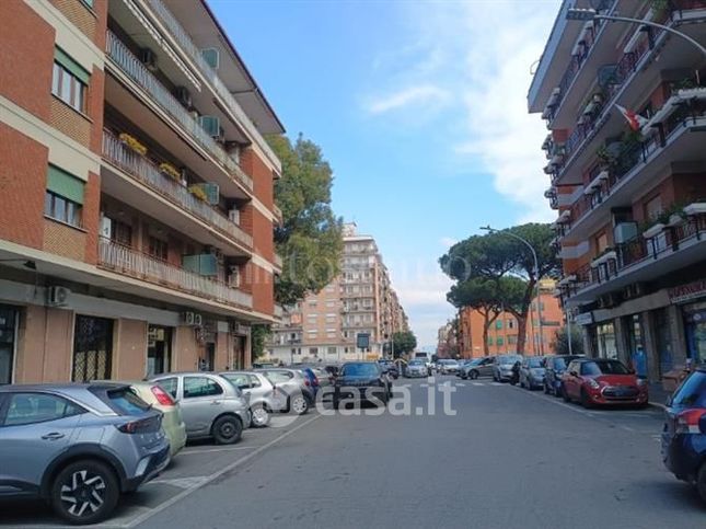 Box/posto auto in residenziale in Via Guido de Ruggiero