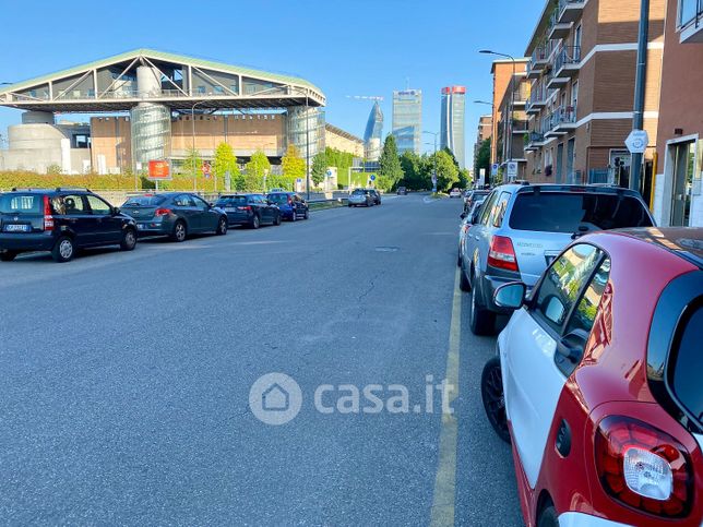 Garage/posto auto in residenziale in Viale Renato Serra 16