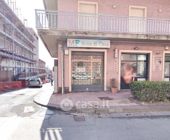 Negozio/locale commerciale in commerciale in Via XII Traversa 99