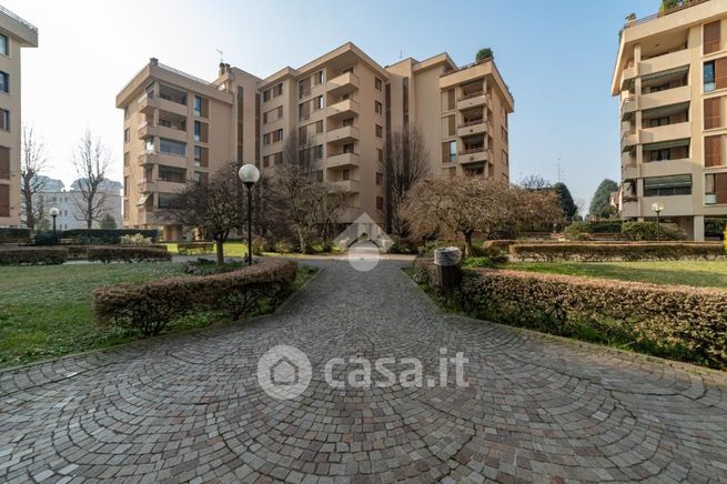 Appartamento in residenziale in Via Luigi Cadorna 25