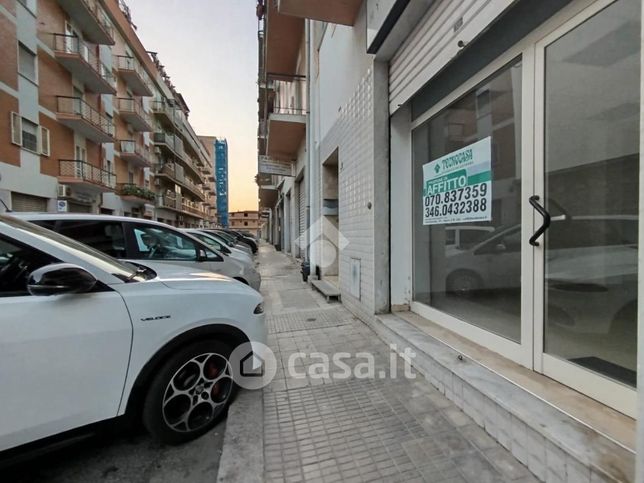 Garage/posto auto in residenziale in Via Rosas 39