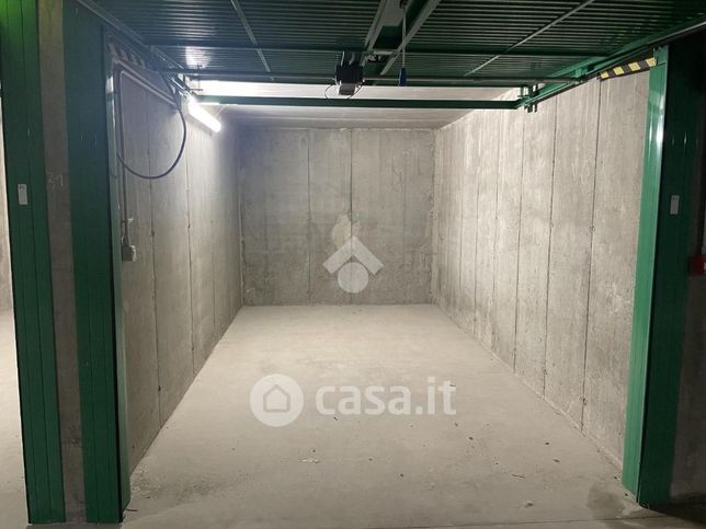 Box/posto auto in residenziale in Via Privata Metauro 9