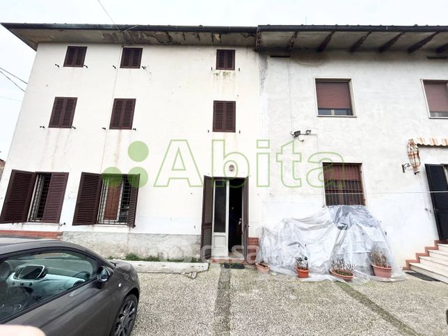 Rustico/casale in residenziale in Via I Maggio