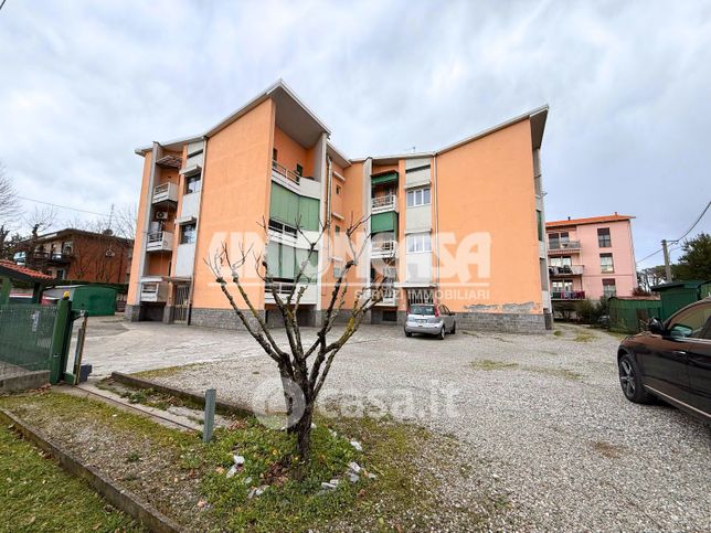 Appartamento in residenziale in Via G. Leopardi 20