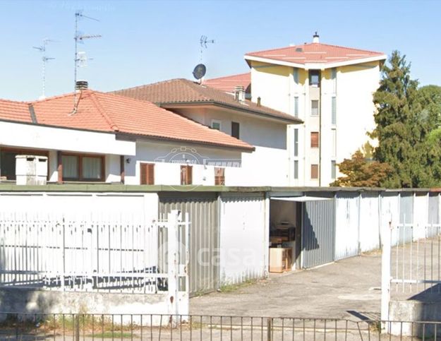 Box/posto auto in residenziale in Via Cairate 6