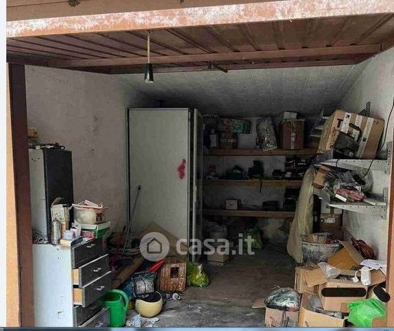 Box/posto auto in residenziale in Via Resia 2