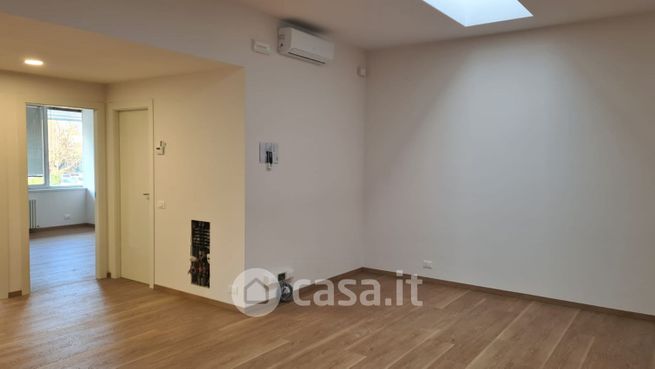Ufficio in commerciale in 