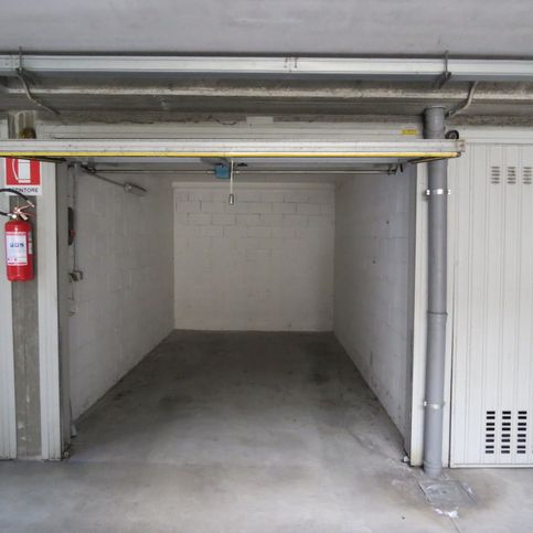 Garage/posto auto in residenziale in Via Stilicone 12