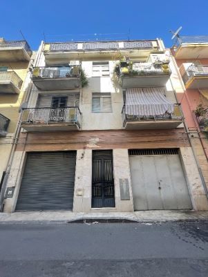 Casa indipendente in residenziale in Via Tindari 49