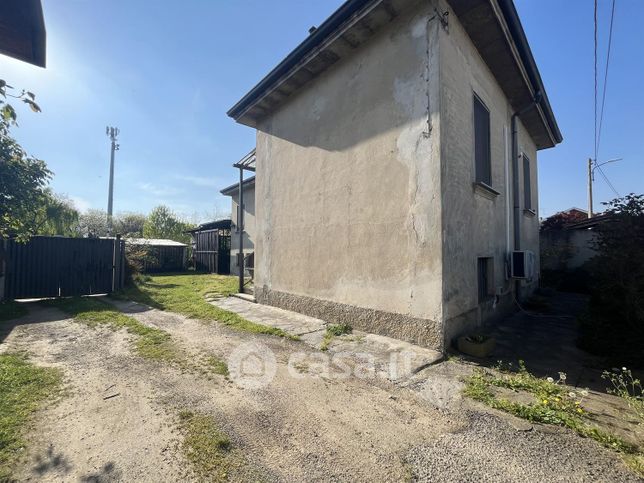Casa indipendente in residenziale in Via Longorio