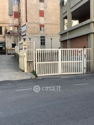 Box/posto auto in residenziale in Via Acquaregna