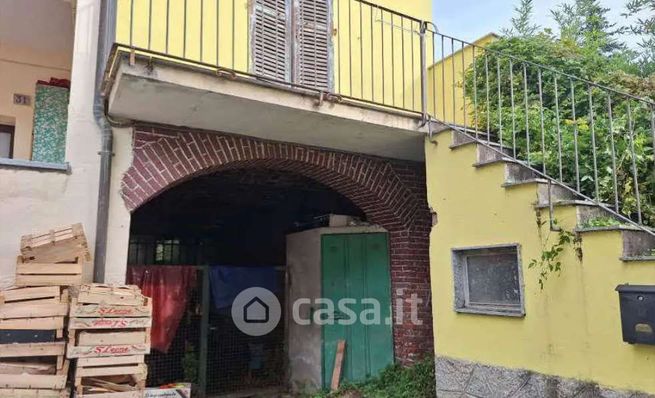 Appartamento in residenziale in Via Francesco Re 33
