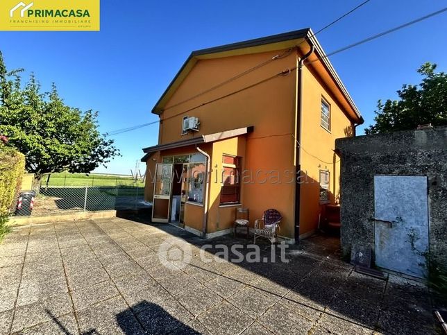 Villetta a schiera in residenziale in Via Fratelli Cairoli Sud