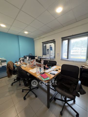 Ufficio in commerciale in 