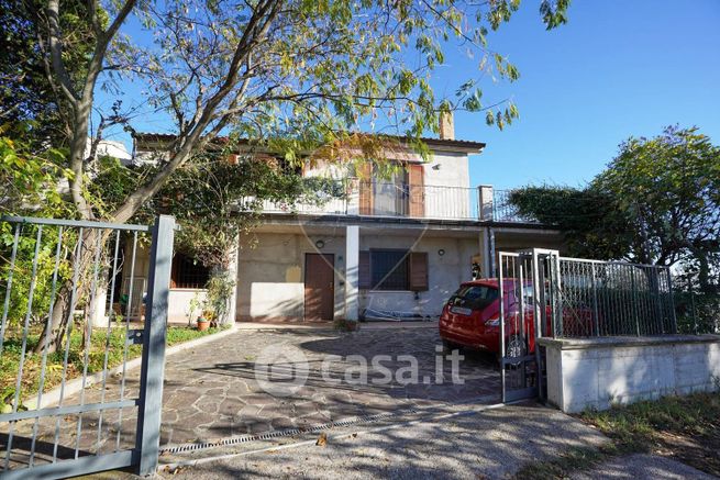 Villa in residenziale in Contrada Villa Elce 80