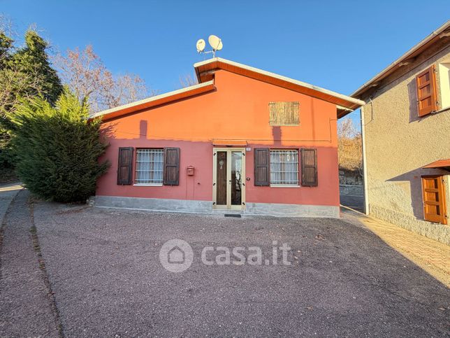 Casa indipendente in residenziale in 