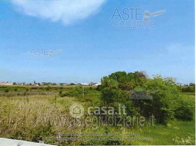 Terreno agricolo in commerciale in Strada Statale 16 Adriatica 16