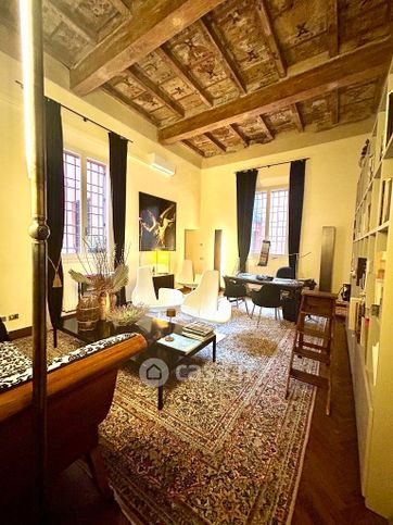 Ufficio in commerciale in Via Rolandino