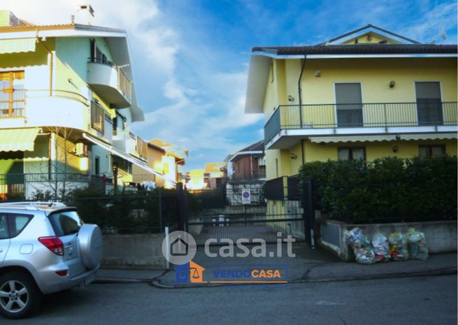 Box/posto auto in residenziale in Viale Papa Giovanni XXIII 16