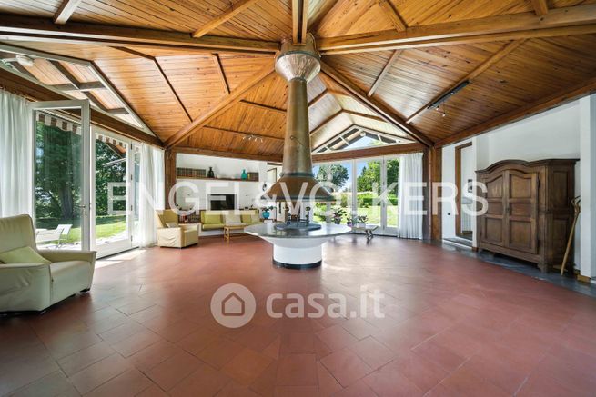 Villa in residenziale in Via Belvedere 48