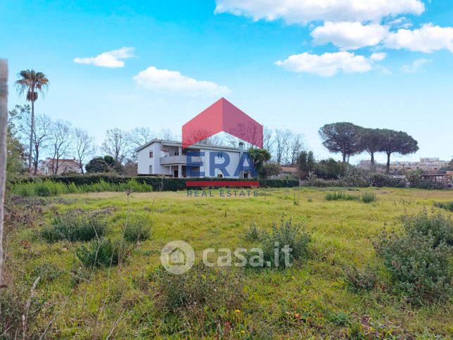 Terreno edificabile in residenziale in Via Urano