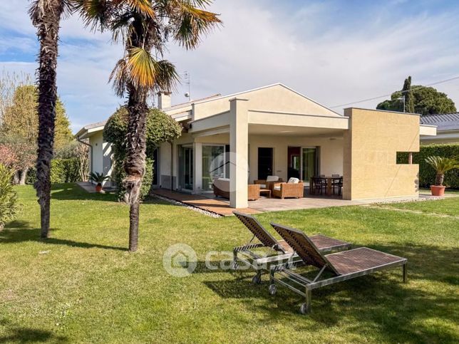 Villa in residenziale in Strada di Creole 59