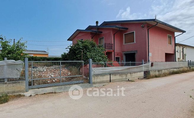 Casa indipendente in residenziale in Via Le Fasolare
