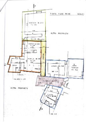 Casa bi/trifamiliare in residenziale in Località Confredi
