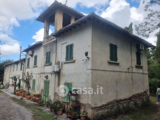 Casa indipendente in residenziale in Via delle Colline 23