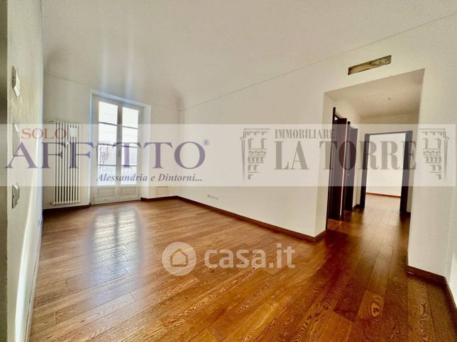 Ufficio in commerciale in 
