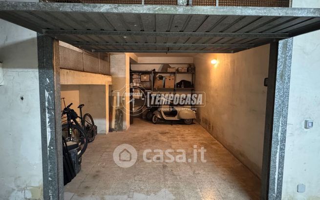 Box/posto auto in residenziale in Via dei Palumbo 55