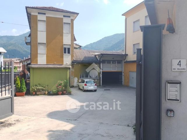 Capannone in commerciale in Via Valdoro 4