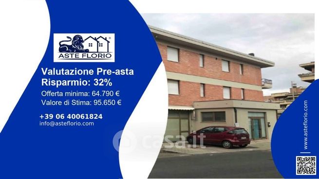 Ufficio in commerciale in Via Senese 76