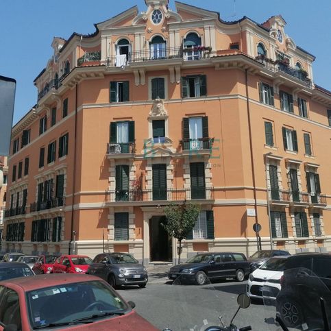 Ufficio in commerciale in Via Corsica