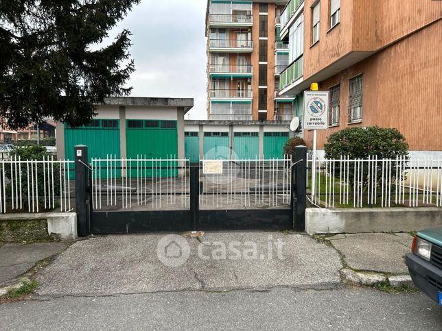 Garage/posto auto in residenziale in Via Sassari 21