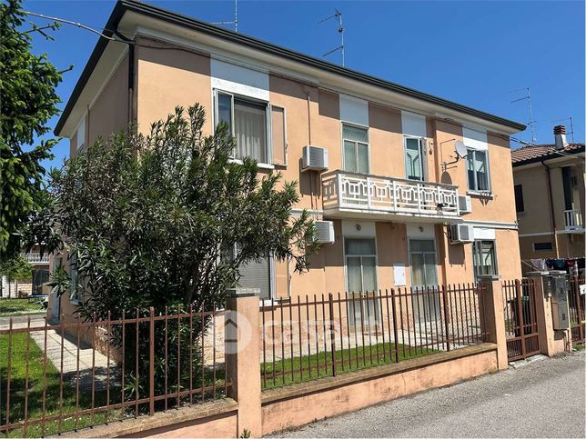 Villa in residenziale in 