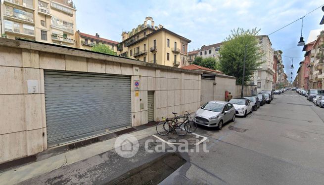 Garage/posto auto in residenziale in Via Massena 76