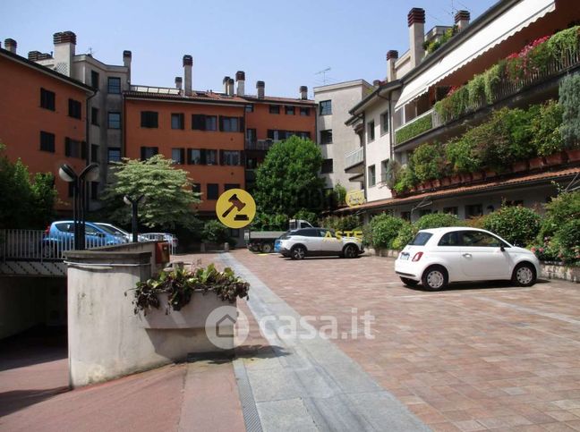 Box/posto auto in residenziale in Via San Giorgio 6