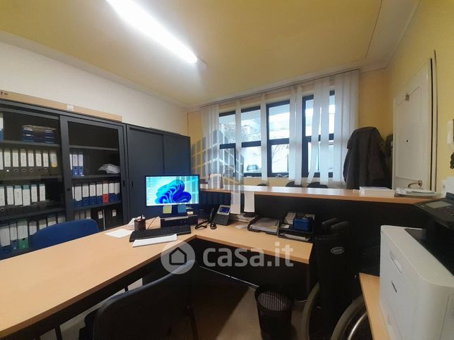 Ufficio in commerciale in Via Carlo Zima 2