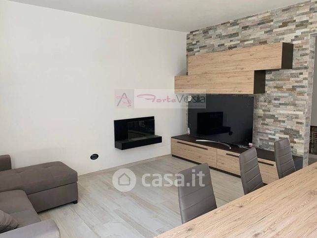 Casa bi/trifamiliare in residenziale in Via Rosseti e Bandini