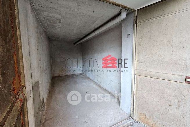 Box/posto auto in residenziale in Via Donizetti 62