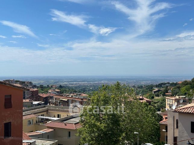 Appartamento in residenziale in Via Mons. Grassi