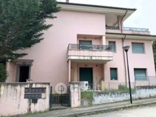 Appartamento in residenziale in Via Valle