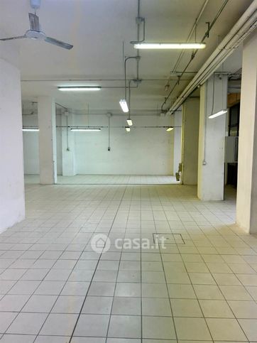 Capannone in commerciale in Via Alessandro Allori