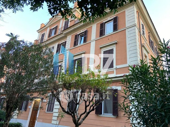 Appartamento in residenziale in Viale DEL VIGNOLA 75
