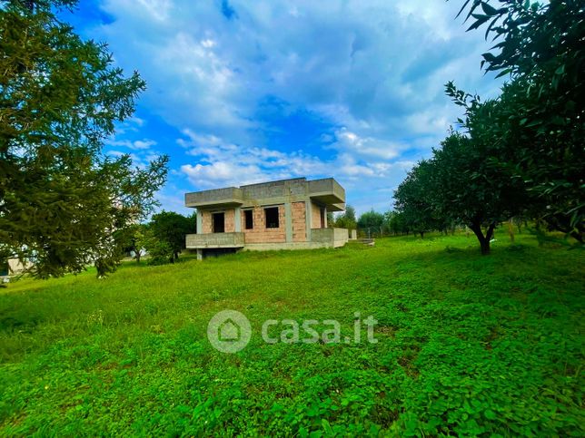 Casa indipendente in residenziale in Via Bosco