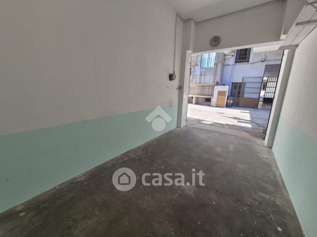 Box/posto auto in residenziale in Via Limone 11