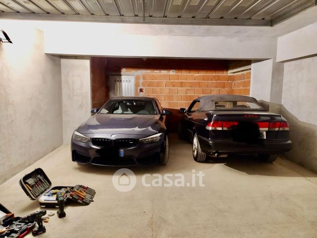 Box/posto auto in residenziale in Via Consolare Pompea 1737