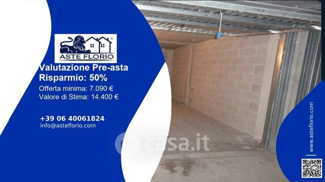 Box/posto auto in residenziale in Via Italia 5