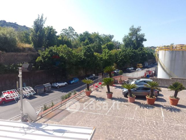 Capannone in commerciale in Via Domenico Padula